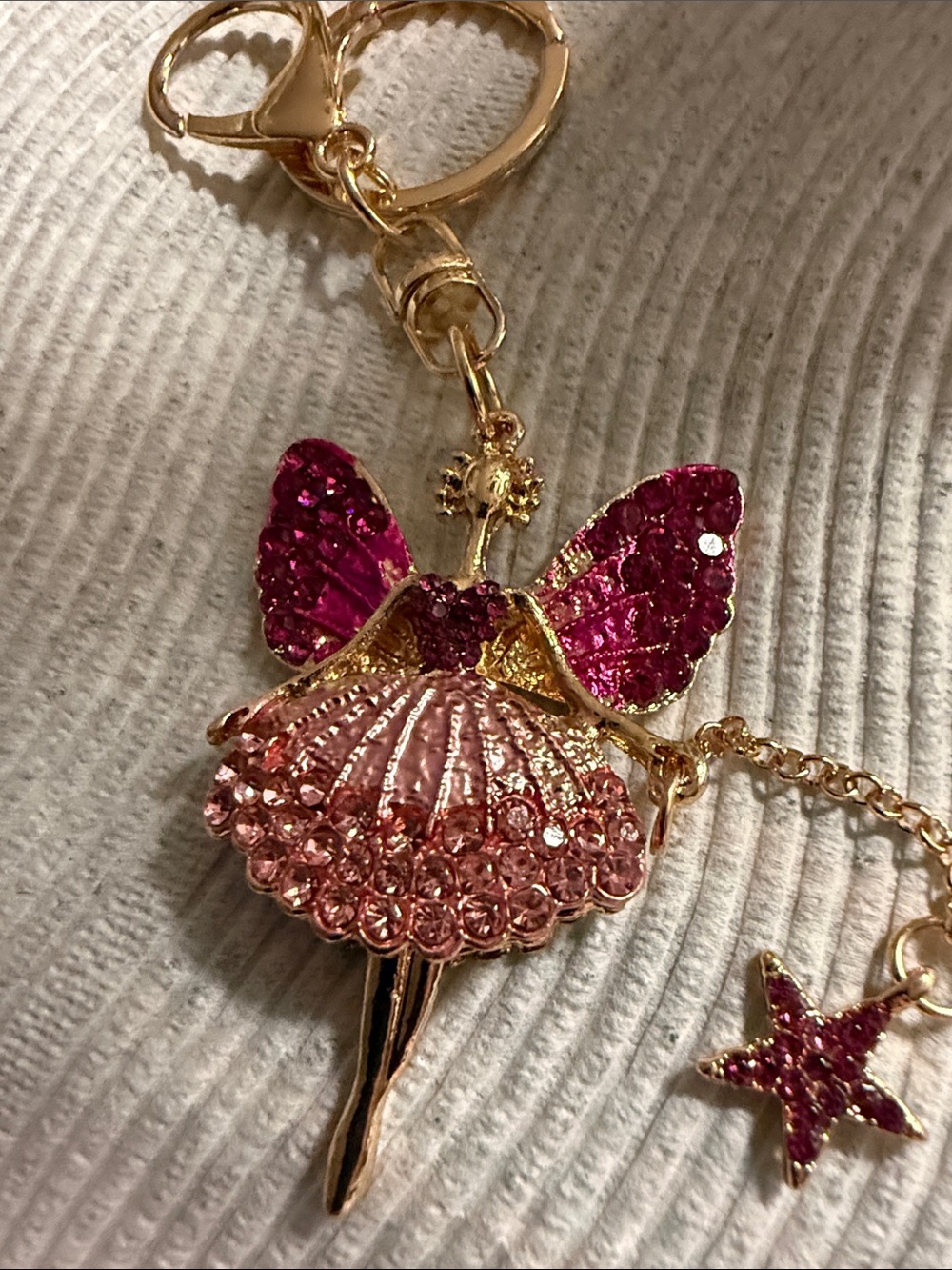 🍂🐝 NEW 🍂🐝 Pink Crystal Fairy Keychain Charm for Women